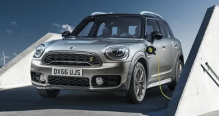 BMW จัดให้เปิดตัว MINI รุ่นใหม่ประหยัดกว่าเดิมเอาใจเศรษฐกิจย่ำแย่