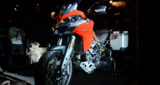 เปิดผ้าคลุม Ducati Multistrada 950 ใหม่ น้องเล็ก Multi
