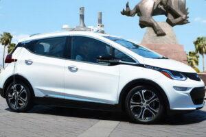 อย่างคูล ! GM เปิดตัวรถแบบไร้คนขับเตรียมทดสอบในรุ่น Chevrolet Bolt