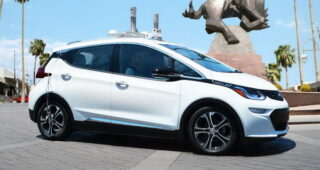 อย่างคูล ! GM เปิดตัวรถแบบไร้คนขับเตรียมทดสอบในรุ่น Chevrolet Bolt