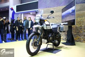 Royal Enfield เปิดตัว หิมาลายัน ที่สุดของรถจักรยานยนต์เพื่อการผจญภัยที่งาน MOTOR SHOW 2017 หิมาลายัน โดดเด่นด้วยคุณลักษณะสำหรับการใช้งานอเนกประสงค์หลากหลายรูปแบบ เพื่อเป็นจักรยานยนต์เพียงหนึ่งเดียวของคุณ