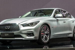 Infiniti เปิดตัวรถสุดหรูหราแบบ "Q50" รุ่นใหม่ออกมาแล้ว