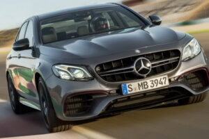 Mercedes อัดอั้นเปิดตัวชุดแต่งรถแบบ “E63 AMG” อย่างจัดหนัก