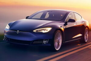 Tesla จัดให้เปิดตัวสปอร์ตไฟฟ้ารุ่นใหม่แบบ “Model S-P100D”
