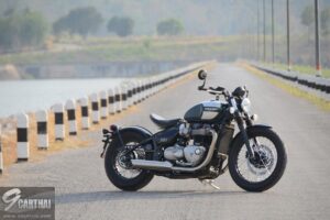 รีวิว Triumph Bonneville Bobber รถ Hot Rod แดนอังกฤษ หล่อเท่ แรงไม่เบา