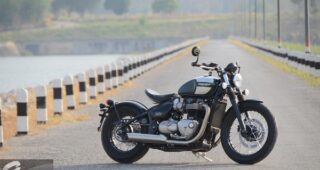 รีวิว Triumph Bonneville Bobber รถ Hot Rod แดนอังกฤษ หล่อเท่ แรงไม่เบา