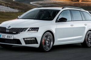 Skoda จัดให้! เปิดตัวรถรุ่นใหม่ไฟกระพริบ “Octivia RS”