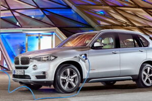 BMW จัดให้เปิดตัวครอบครัวรถพลังงานไฟฟ้าภายในงานใหญ่อย่าง 2017 New York Auto Show