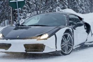 พบรถสปอร์ตแบบ Ferrari Dino ทดสอบอยู่ในสวีเดน