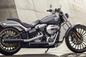 HARLEY-DAVIDSON Breakout "ตระกูล Softail สไตล์ล้อโต"