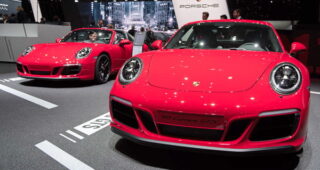 Porsche เอาบ้างเปิดตัวรถสปอร์ตพลังงานไฟฟ้าตามแบรนด์อื่นๆ