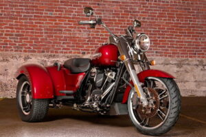 HARLEY-DAVIDSON Freewheeler "ท่องเที่ยวสไตล์สามล้อ"