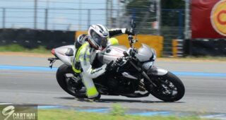 รีวิว 2017 Triumph Street Triple RS ณ สนามช้างฯ ตั๊กแตนราชา 3 สูบ แห่ง Naked Middle Weight