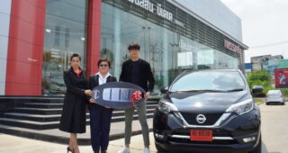 Nissan ส่งมอบรถยนต์ Note ให้ ดีเจ พุฒ