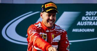 Sebastian Vettel เปิดตัวเอาชนะการแข่งขันในรายการที่ Australian GP