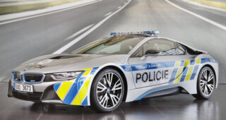 เอาบ้าง! ตำรวจเช็คจัด "BMW i8" รุ่นสปอร์ตเข้าประจำการไว้ตรวจทางด่วน