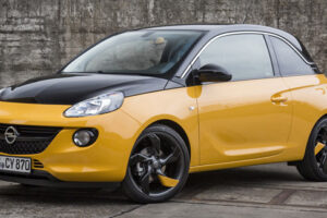 Opel จัดมารถรุ่นพิเศษแบบ "Black Jack" ของ Adam