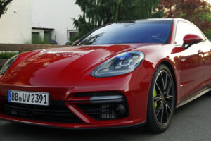 อย่างสวย! เผยสเปคสุดโหดของ Porsche Panamera Turbo S E-Hybrid ทั้งงามทั้งประหยัด