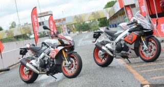 รีวิว Aprilia RSV4 RF, RR, Tuono มา #BeARacer ลองบิด Superbike V4 ในราคาไม่เกินล้าน ณ พีระเซอร์กิต