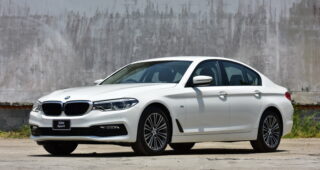 BMW Group ประเทศไทย เปิดตัวโปรแกรมบริการหลังการขายของบีเอ็มดับเบิลยูและมินิรูปแบบใหม่ล่าสุดที่ลูกค้าสามารถเลือกได้ พร้อมเปิดตัวรถยนต์บีเอ็มดับเบิลยู 520d Sport รุ่นประกอบในประเทศ New BMW & MINI Service Inclusive packages and the new BMW 520d Sport