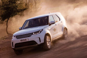 คึกคัก! Land Rover ค่ายรถชื่อดังส่งรถทดสอบในทะเลทรายสุดโหด