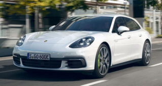 Porsche จัดให้เปิดตัวรถแบบ SUV รุ่นใหญ่หลายแบบ "Macan, Cayenne และ Panamera"
