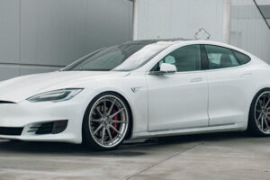 อย่างงามอะ! เปิดตัวรถแบบ Tesla Model สุดสวยแบบ Model S บนล้อแม็กซ์สง่างาม