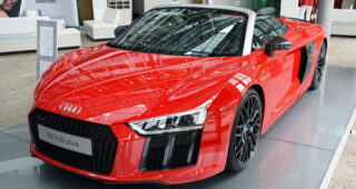 มาแล้ว! เปิดตัวรถสปอร์ตแบบ "Audi R8 Supercar" ตัวจริงในประเทศเยอรมัน