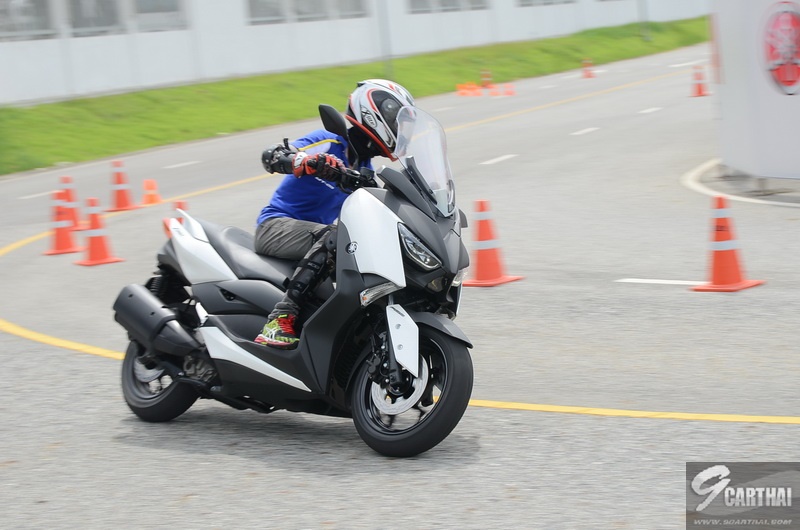 รีวิว Yamaha XMAX 300 สัมผัสแรก บิ๊กสกูตเตอร์หรู อีกทางเลือกคลาส 300cc