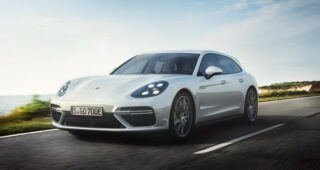 New Porsche Panamera พละกำลังมหาศาลกว่า 680 แรงม้า พร้อมเดินทางด้วยพลังงานไฟฟ้าอย่างเดียวเป็นระยะทางถึง 49 กิโลเมตร