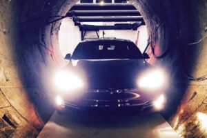 Tesla Motors โชว์ตัวโครงการรถรุ่นใหม่ทดสอบเต็มที่ในอุโมงค์ระบบปิด