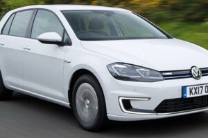 VW e-Golf พร้อมเปิดตัวในสหราชอาณาจักรแล้วที่ประสิทธิภาพดีกว่าเดิม 50%