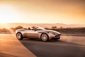 ASTON MARTIN DB11 VOLANTE หลังคาพับได้ ขุมพลังใหม่ V8 Twin Turbo By AMG