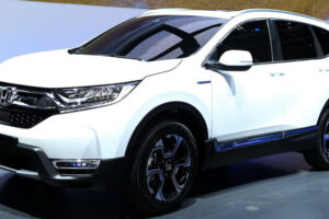 Honda เตรียมส่ง "CR-V 2018" รุ่นใหม่แบบไฮบริดส่งตรงถึงยุโรปแล้ว