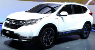 Honda เตรียมส่ง "CR-V 2018" รุ่นใหม่แบบไฮบริดส่งตรงถึงยุโรปแล้ว