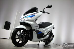 Honda พลิกโฉมนวัตกรรมแห่งการขับขี่ เปิดตัว PCX Hybrid และ PCX EV ครั้งแรกของโลก พร้อมสานต่อความสำเร็จของโมเดลยอดนิยมระดับตำนานในตระกูล “Super Cub” ด้วยเวอร์ชั่นพิเศษฉลองการผลิตครบ 100 ล้านคัน ที่งานโตเกียวมอเตอร์โชว์ 2017