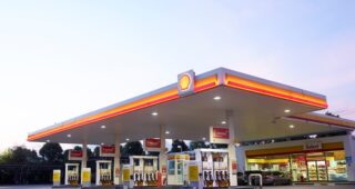 SHELL มอบน้ำดื่มแก่ประชาชนที่เดินทางร่วมถวายความอาลัย ระหว่างวันที่ 25-26 ตุลาคม 2560