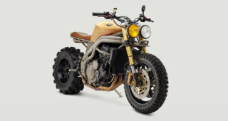 TRIUMPH Speed Triple Custom "เปลี่ยน Naked Bike จอมเดือด เป็น ตัวลุยทะเลทรายสายโหด"