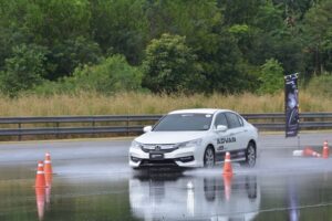 YOKOHAMA ADVAN dB V552 ทดสอบแล้ว ยึดเกาะดีกว่าเดิม เพิ่มความนุ่มเงียบขึ้นอีกขั้น