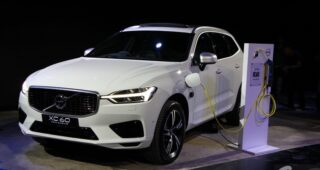 ชมตัวจริง The New Volvo XC60 ทั้ง T8 plug in Hybrid และ D4 เริ่มต้น 3.09 ล้านบาท