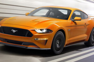 จัดไป! Ford มาแล้วเปิดตัว Mustang GT 2018 สปอร์ตรุ่นใหม่ท้าชน Chevrolet Camaro SS 1LE