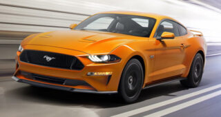จัดไป! Ford มาแล้วเปิดตัว Mustang GT 2018 สปอร์ตรุ่นใหม่ท้าชน Chevrolet Camaro SS 1LE