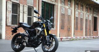 รีวิว Honda CB150R ขี่ในเมือง สนุกมันส์ ฟีลลิ่งเหมือนขี่ตัวใหญ่ แต่น้ำหนักเบาคล่องตัวในแบบรถเล็ก