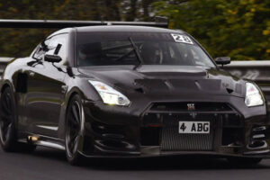 เหนือกว่าเว้ย!! Nissan GT-R จัดเต็มทำลายสถิติในสนาม Nurburgring ของ Porsche 911 GT2 RS เรียบร้อยแล้ว