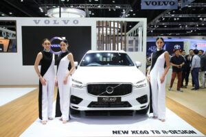 Volvo ส่ง "XC60" ราคาเริ่มต้นที่ 3.09 ล้าน ลุยตลาดรถพรีเมี่ยม พร้อมฟรี Volvo Premium Service Package 5 ปีเต็ม ในงาน MOTOR EXPO 2017