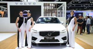 Volvo ส่ง "XC60" ราคาเริ่มต้นที่ 3.09 ล้าน ลุยตลาดรถพรีเมี่ยม พร้อมฟรี Volvo Premium Service Package 5 ปีเต็ม ในงาน MOTOR EXPO 2017