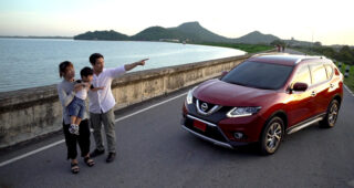มุมน่ารัก หลังจอของนักแสดงหนุ่ม “เอ พศิน” และครอบครัว กับรถ NISSAN X-TRAIL