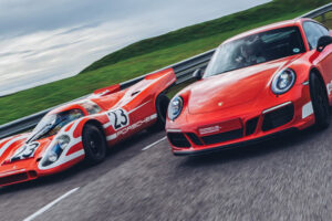 Porsche จัดให้เปิดตัวรถรุ่นพิเศษโฉมตำนานอย่าง 911 Carrera 4 GTS British Legends Edition