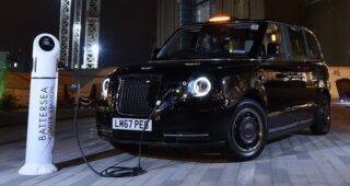 LONDON พร้อมให้บริการ Taxi Plug-in Hybrid