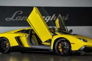 น้ำลายหยด ... พาชมความงามของรถสปอร์ตแบบ Lamborghini Aventador 2014 ที่สุดของยุคนี้